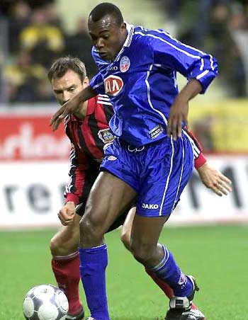 力守住西部 力守住西部